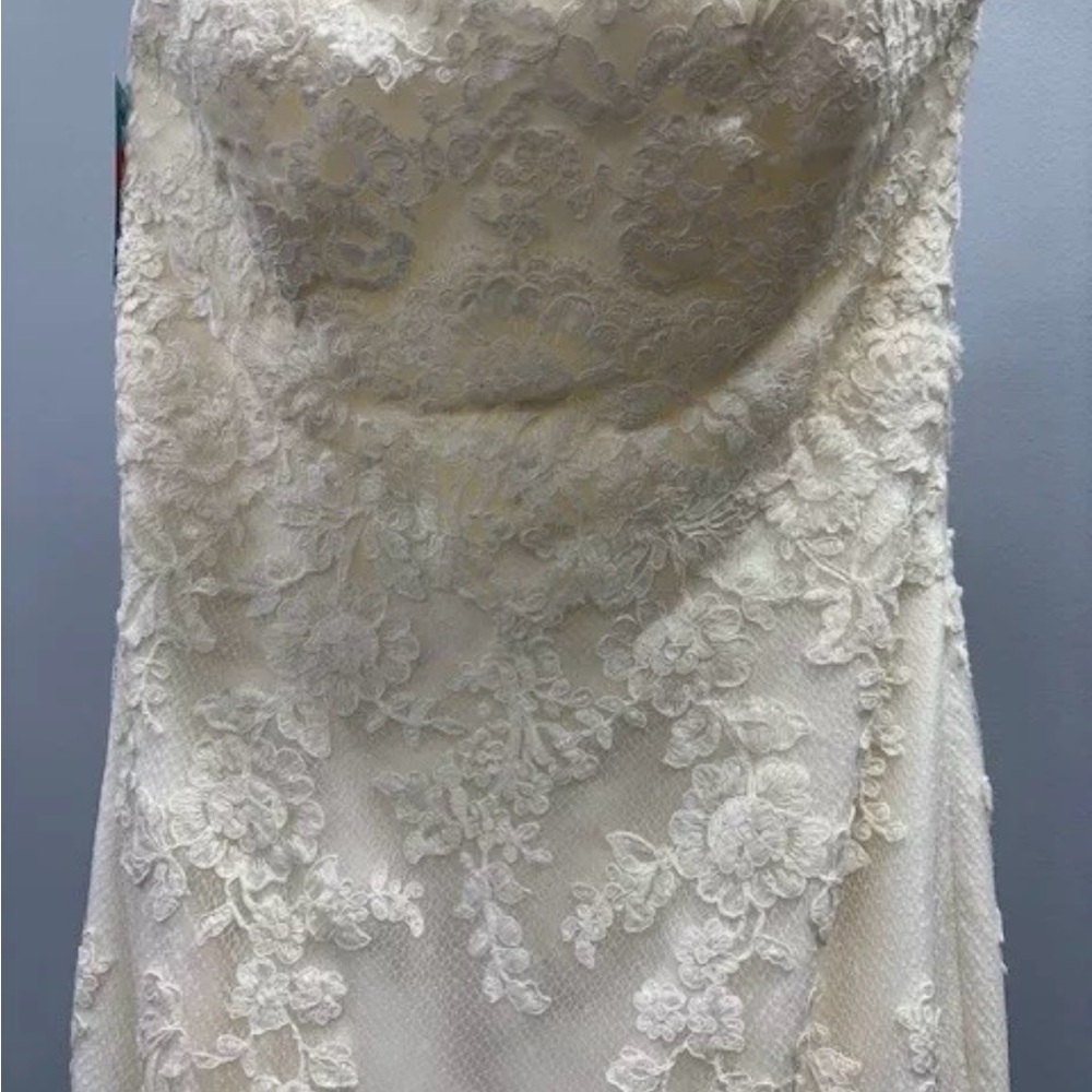 Ivory Lace Couture Dress - Picture 9 of 10